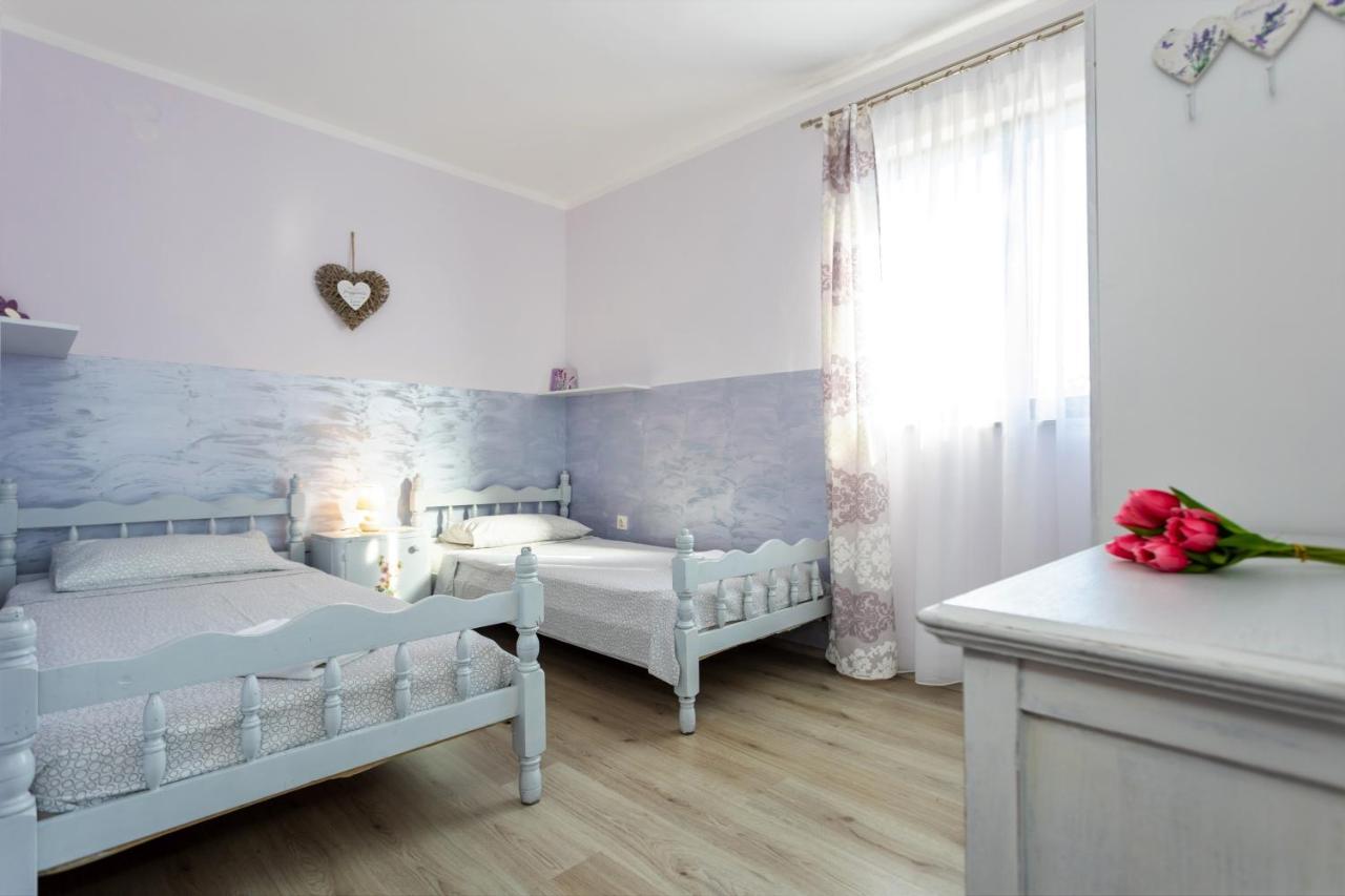 Apartman Doris Milohnici エクステリア 写真