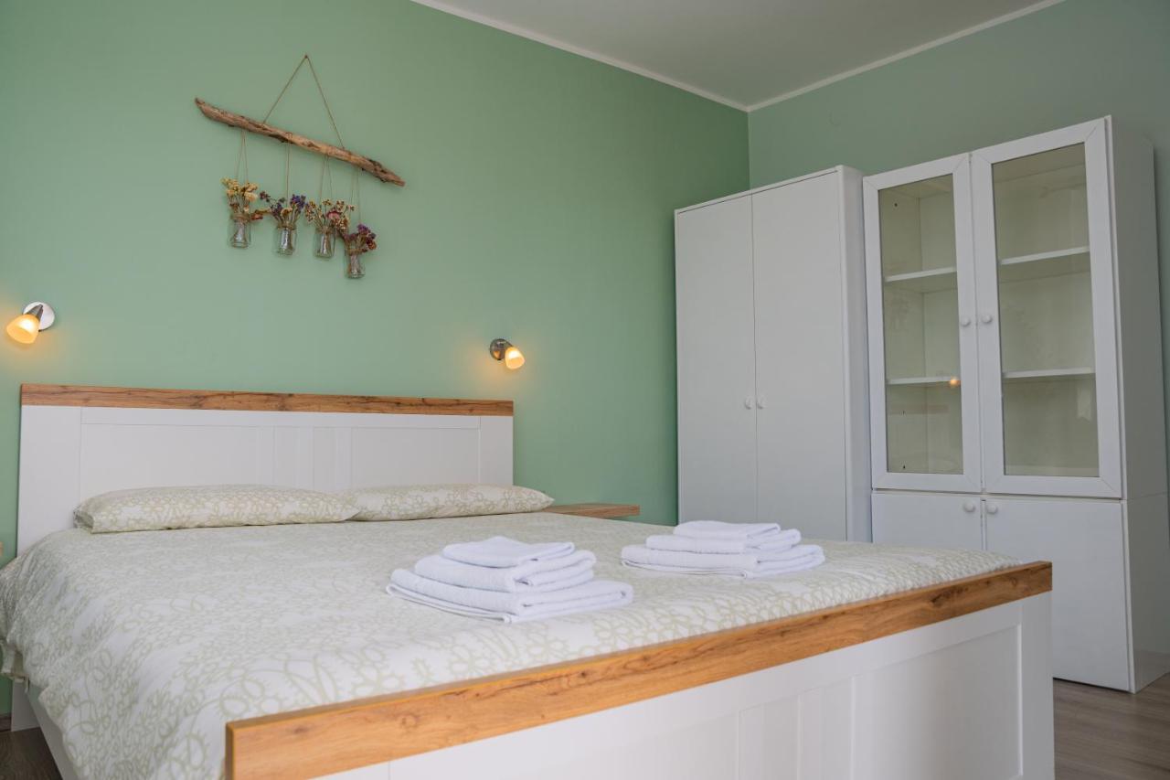 Apartman Doris Milohnici エクステリア 写真