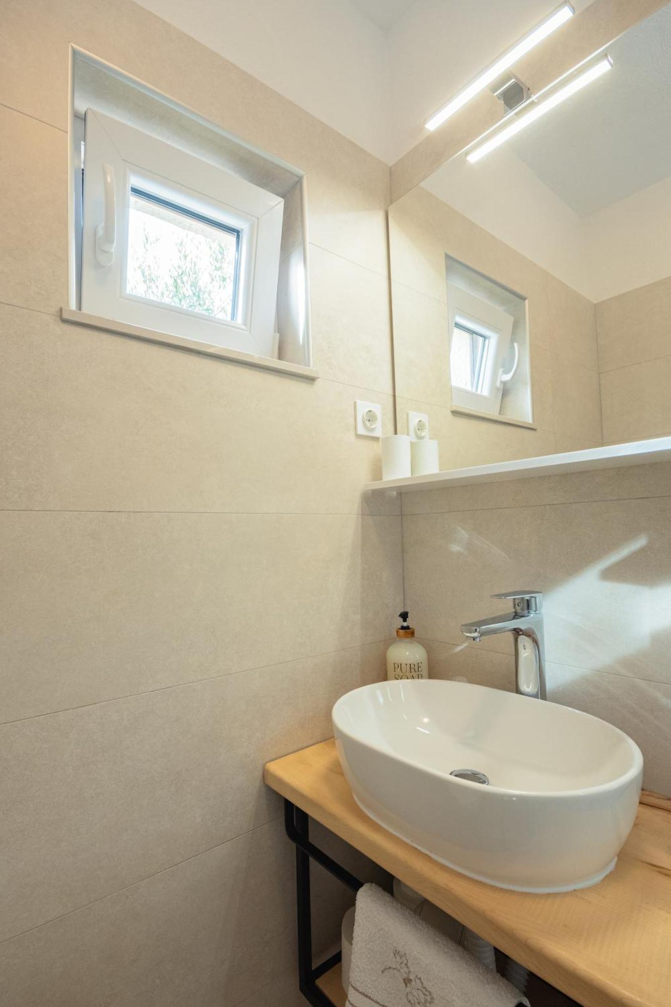 Apartman Doris Milohnici エクステリア 写真